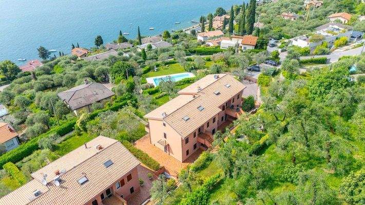 Foto-77 Residence drone lago.jpg