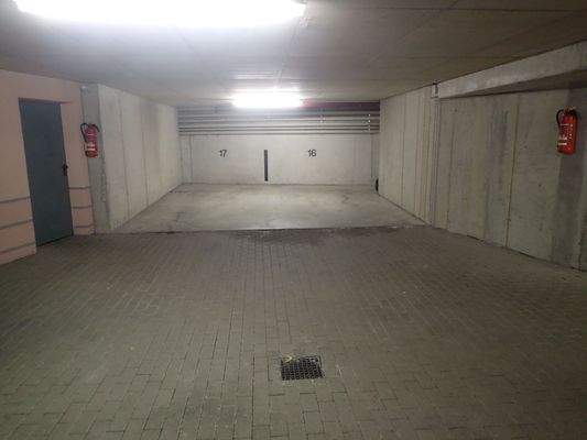 2x Tiefgarage Stellplätze