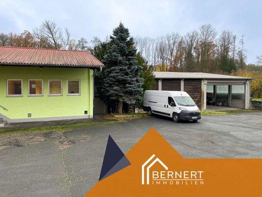 Einfahrt Lagerhalle groß rechts