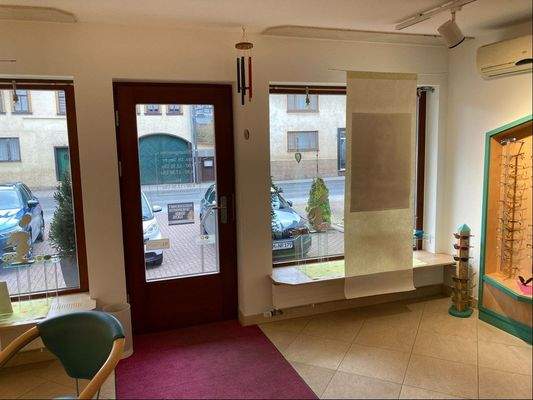 Schaufenster & Eingangsbereich - Gewerbeeinheit Erdgeschoss