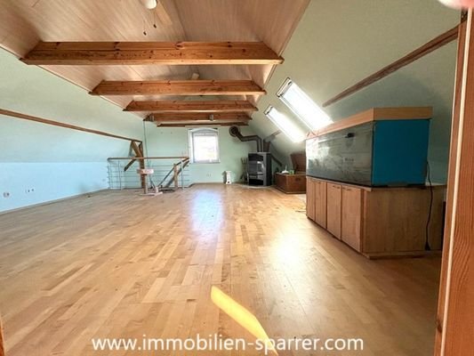 7-70_Wohnung DG.jpg