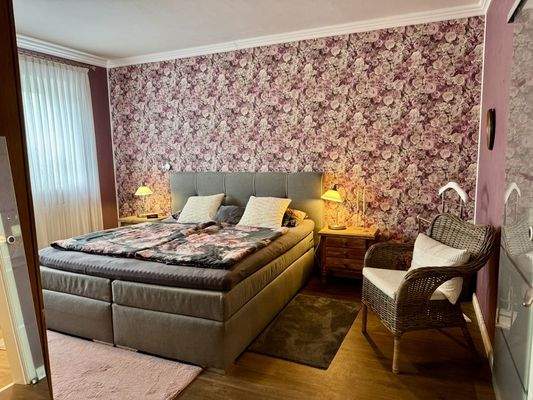 Elternschlafzimmer mit Bad en Suite