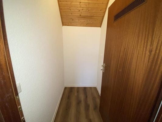 Wohnung-Lollar-Giessener Straße 37a-DG-Abstellraum