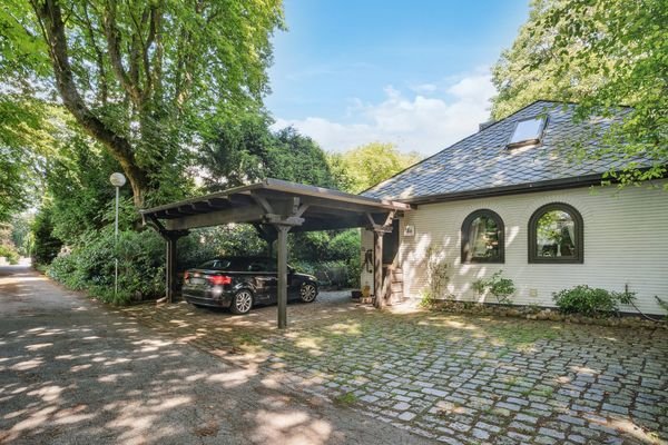 Carport u. Stellplatz