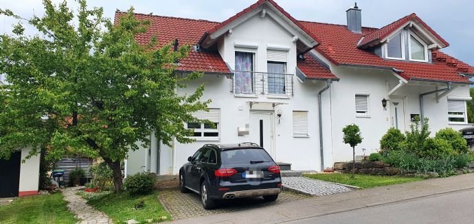 Doppelhaushälfte mit Einliegerwohnung in Oberuhldingen