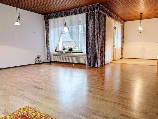 großes Wohn- und Esszimmer 