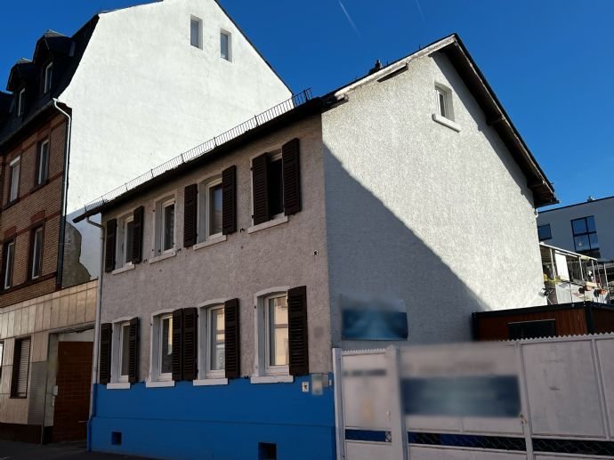 Gelegenheit in FRANKFURT Abriss oder Kernsanierung 2 Familienhaus mit Ausbaupotential
