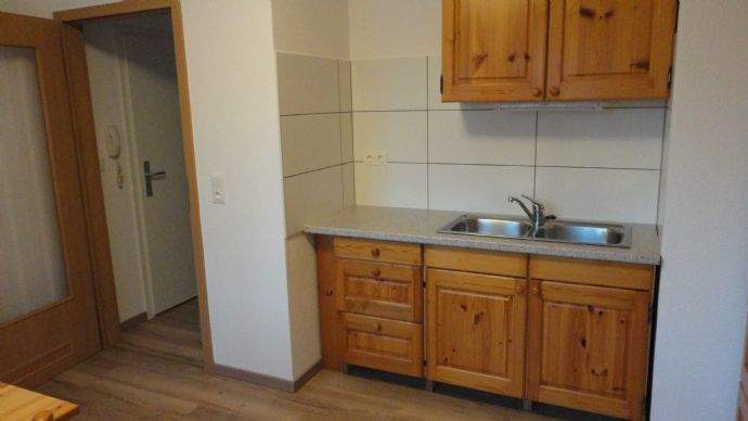 Küche mit Zugang Flur