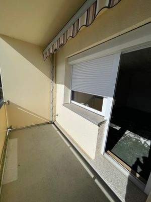 Balkon mit Markise.jpeg