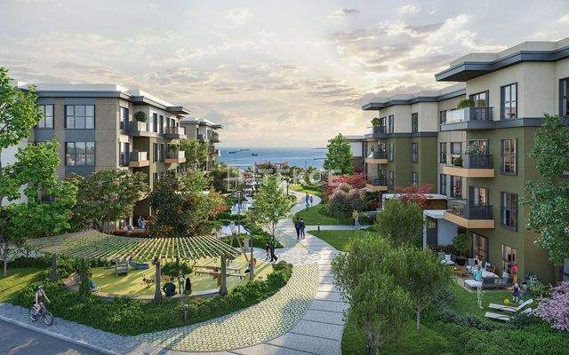 Apartments in a Developed Complex near Metro in İstanbul Pendik