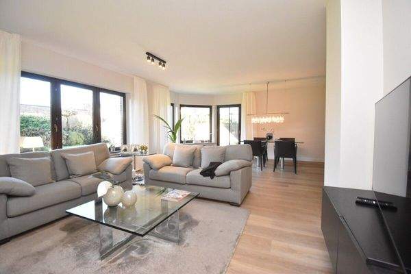 Wohn- und Esszimmer Haupthaus