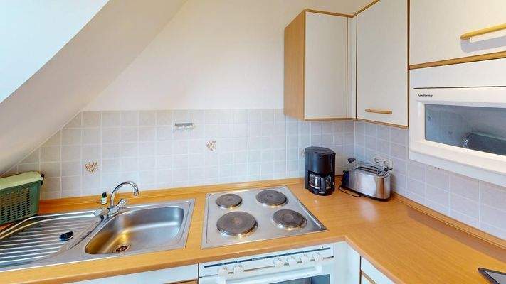 Moderne Küche mit Geräten