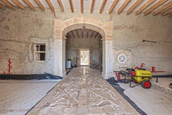 Lower level (living)