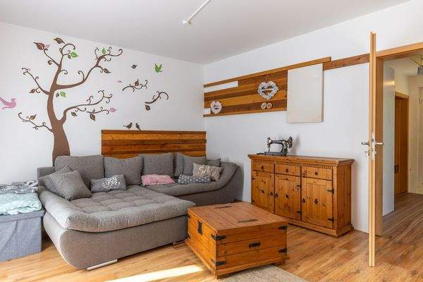 Modernes Familienhaus mit Traumgarten und Blick ins Grüne