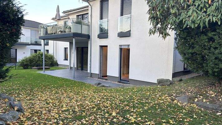 Aussenansicht Wohnzimmer Terrasse und Schlafzimmer2