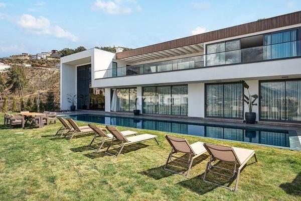 Villas with Private Pools Close to the Sea in Alanya Kargıcak