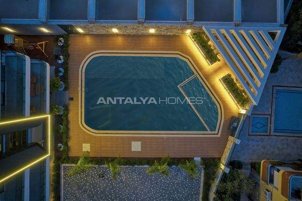 Flats in a Complex Near the Sea in Alanya