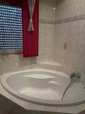 Badewanne im Wohnhaus