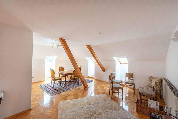 hübsche Dachwohnung