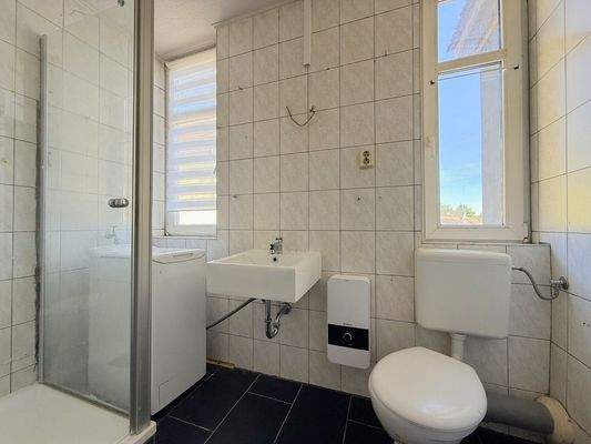 Badezimmer mit Dusche (WE04)