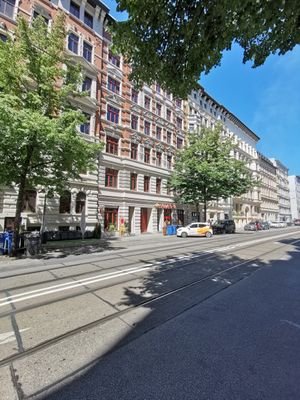 Seitenansicht auf das Gebäude