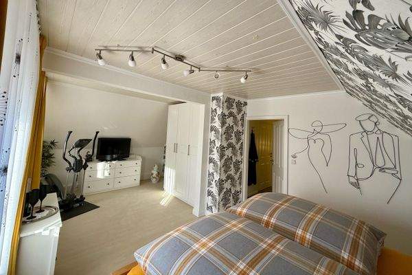 Großes Schlafzimmer Obergeschoss/Haupthaus