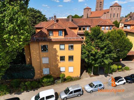 Blick auf das Mehrparteienhaus!