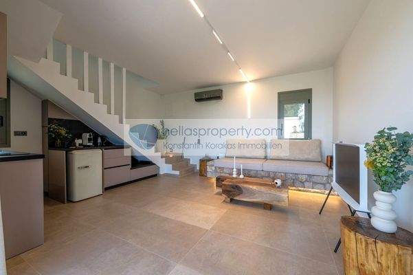 a640865044ea44309a1536c3032d8e42-original