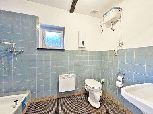 Badezimmer im Erdgeschoss