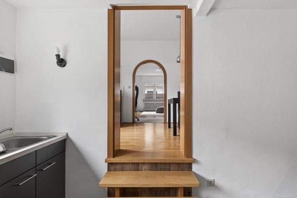 Erdgeschoss Küche mit Blick ins Esszimmer