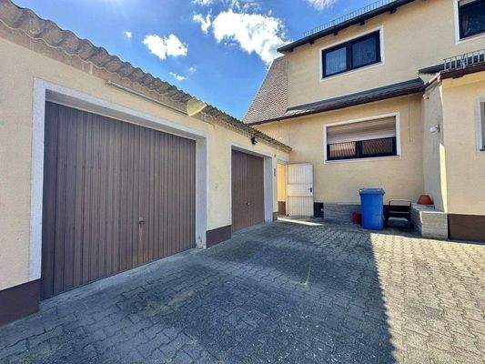 Außenansicht Doppelgarage