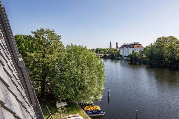 Gegenüber der Schlossinsel