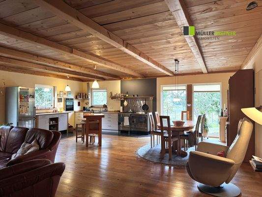 Küche und Essbereich