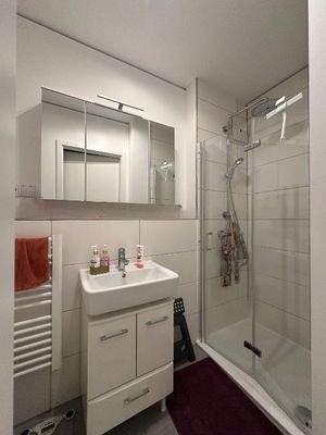 Gäste-WC mit Dusche