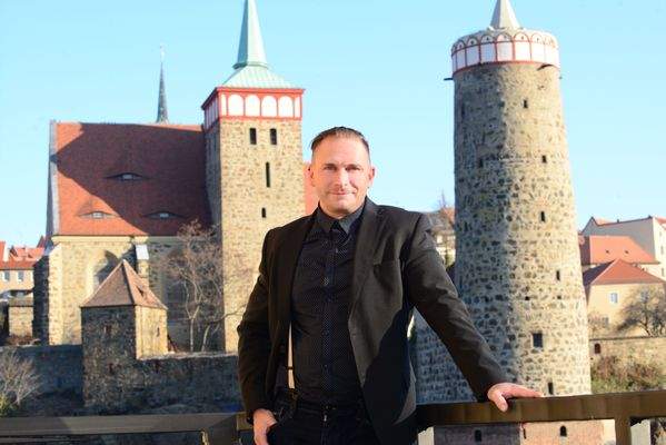 Ansprechpartner Herr Cook