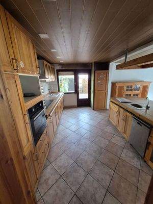 6 Küche weitere Ansicht.jpg