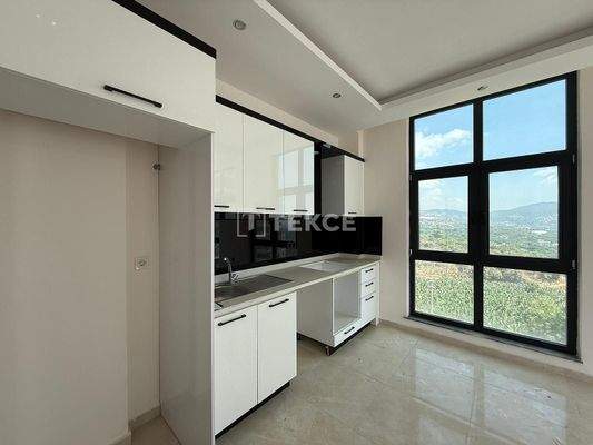 Sea and City View Real Estate in Alanya Mahmutlar