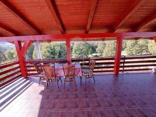 Die Dachterrasse bildet eine Oase der Ruhe