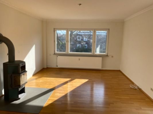 Eßzimmer, OG mit Kaminofen.jpg