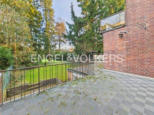 Großzügige Terrasse