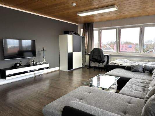 Wohn- und Schlafzimmer in der Wohnung