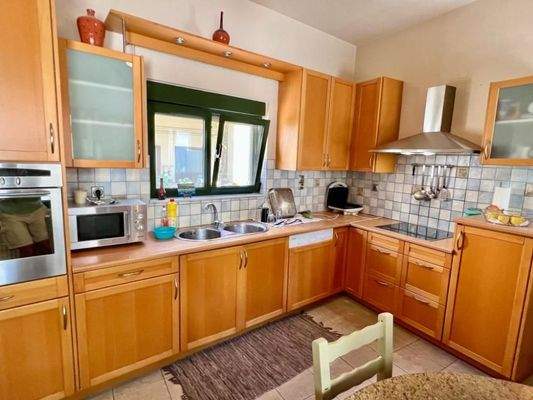 Kreta, Neapoli: Stadthaus mit Garten und Terrasse zu verkaufen