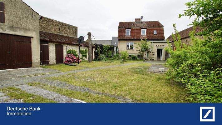 Grundstück / Garten Garage