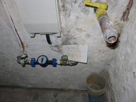 Versorgungsanschlüsse im Kellergeschoss