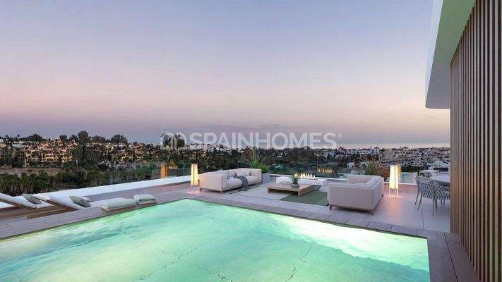 Sea-View Houses in a Boutique Complex in Estepona