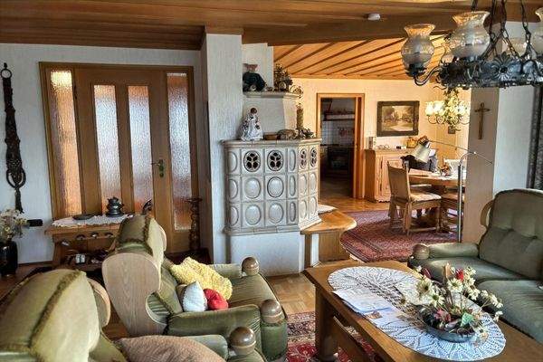 Blick ins großzügige Wohn-/Esszimmer