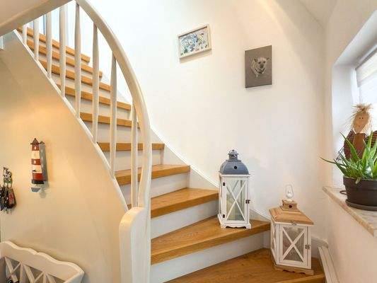 Treppe ins Obergeschoss