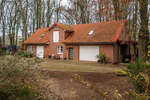 Vorderansicht des Nebengebäudes