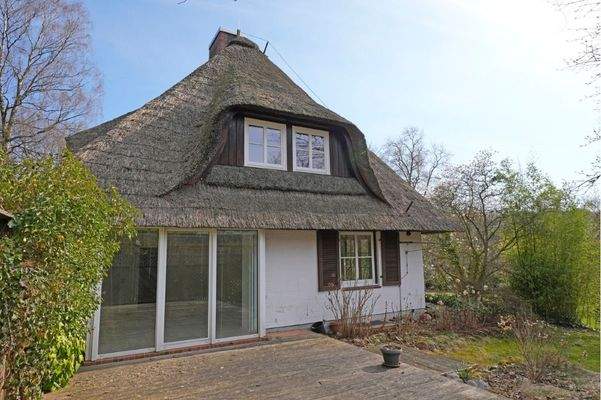 Westseite mit Terrasse