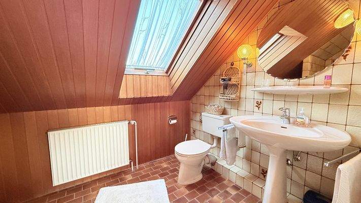 Dachgeschoss Badezimmer